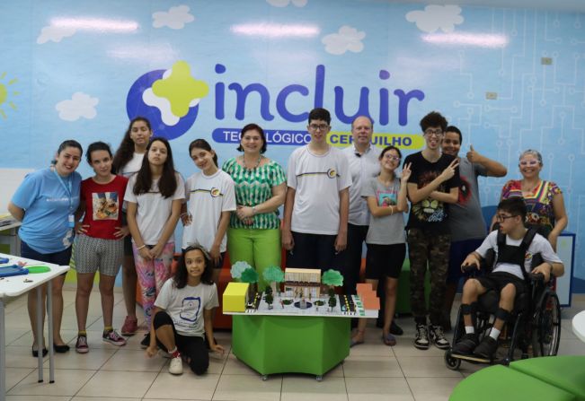 Alunos da EMEBE de Cerquilho visitam a Prefeitura Municipal