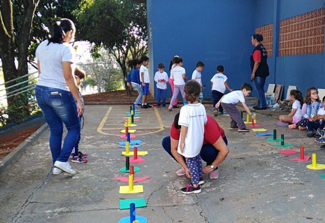 Alunos de pedagogia da UNIVESP Cerquilho desenvolvem projetos em escolas municipais