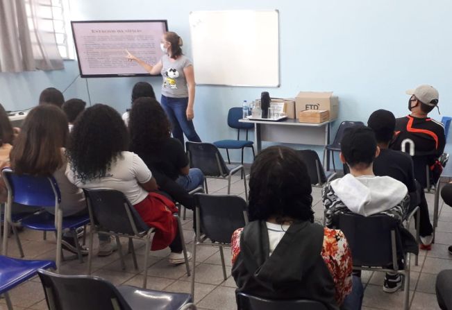 Escolas municipais do ensino fundamental II recebem palestras educativas sobre Infecções Sexualmente Transmissíveis