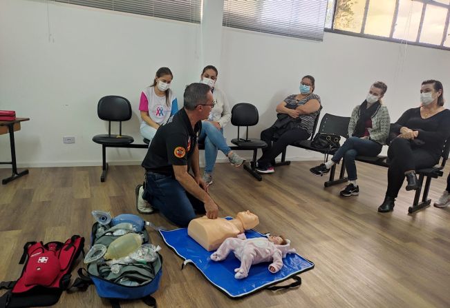 Profissionais da rede recebem treinamento de primeiros socorros e biossegurança