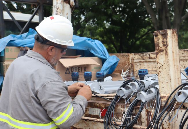 Prefeitura de Cerquilho, por meio da Secretaria de Obras, Viação E Serviços realiza a substituição das luminárias convencionais da iluminação pública por luminárias de LED em mais de 70 ruas da cidade.  