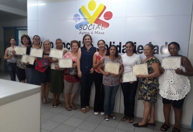 Presidente do Fundo Social entrega certificados para a primeira turma de 2018