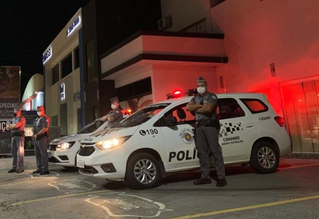 Polícia Militar de Cerquilho prende quatro por roubo e apreende veículo dublê