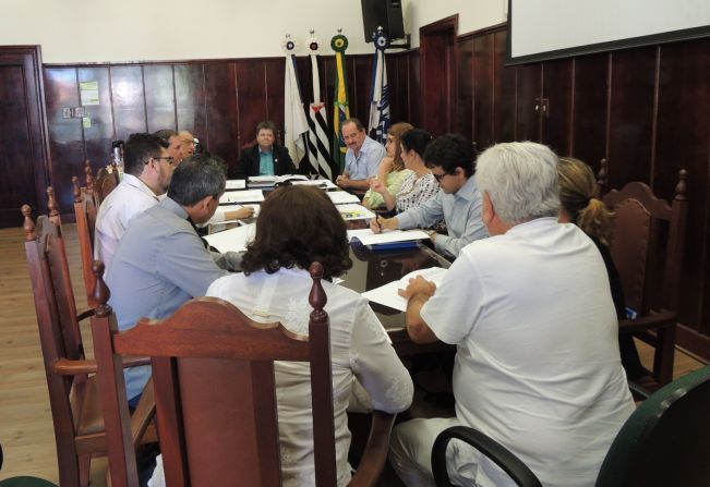 Prefeitos da região debatem sobre saúde pública