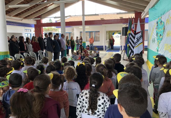 EMEII Ondina faz belíssima apresentação em homenagem ao Dia da Independência