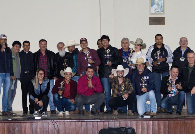 Cantora cerquilhense e dupla de Monteiro Lobato levam o 3º Festival Sertanejo de Cerquilho