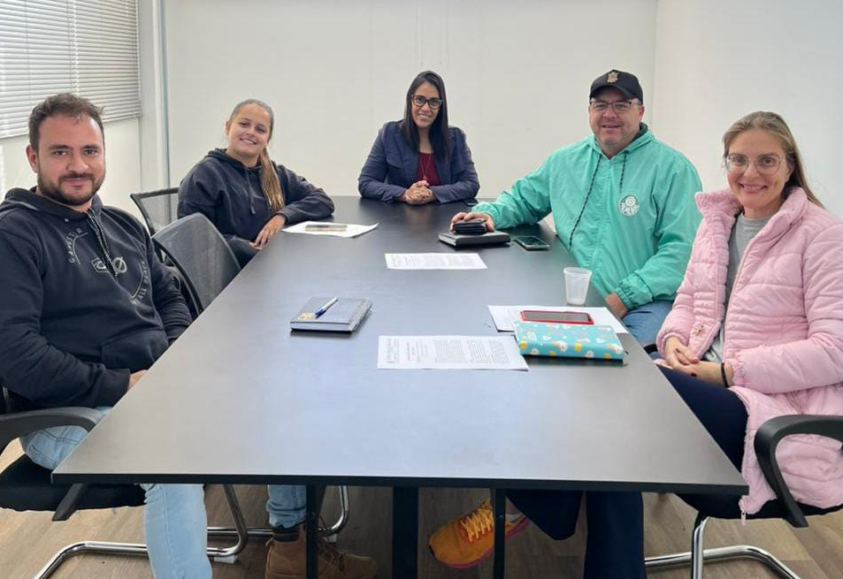 Projeto VIDA ATIVA já começou em Cerquilho! Uma parceria entre as Secretarias de Saúde e Esportes para incentivar a prática de atividade física, alongamentos e caminhadas em diversos bairros da cidade.  Confira os dias, locais e horários!