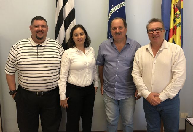 Prefeito Aldo recebe visita de consultores e coordenador do SEBREAE