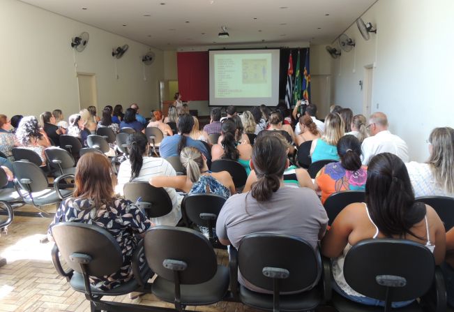 Prefeitura realiza palestra sobre Febre Amarela para sua equipe   