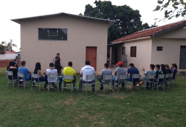 SENAR e Guarda Municipal ministram palestra sobre drogas para jovens