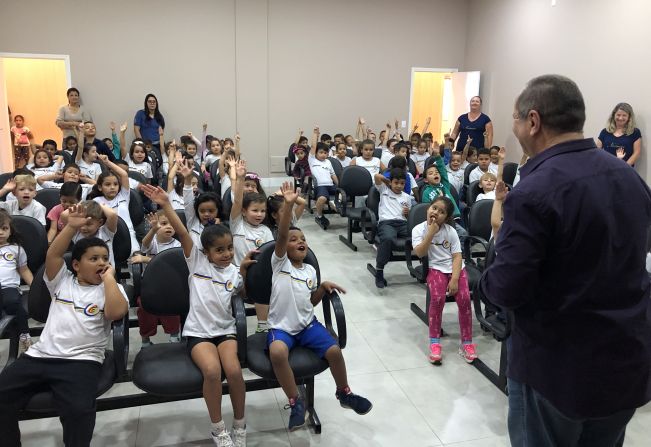 Alunos da Escola Noêmia visitam a Prefeitura de Cerquilho