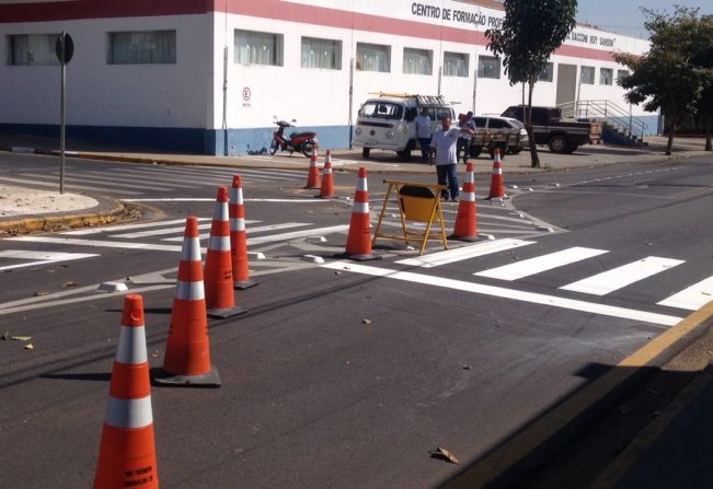 Prefeitura revitaliza e melhor sinalização de trânsito na cidade