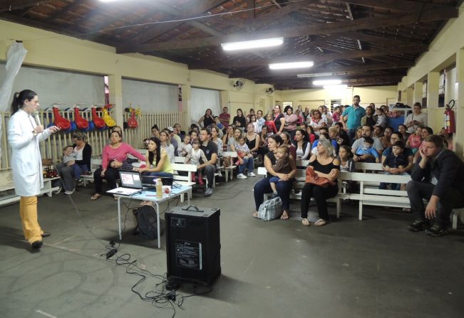 Prefeitura realiza palestra para os pais sobre saúde bucal infantil