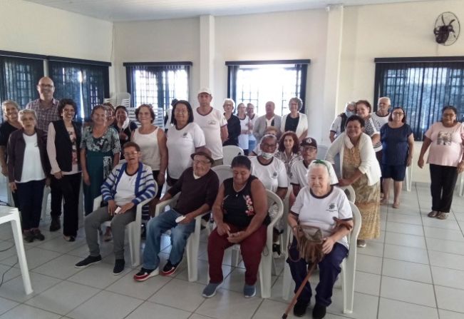 Serviço de Convivência realiza palestra sobre “Tecnologia na Terceira Idade”